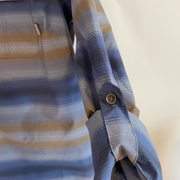 Columbia Women’s Pilsner Peak Ombré Hiking Shirt - Picture 7 of 9